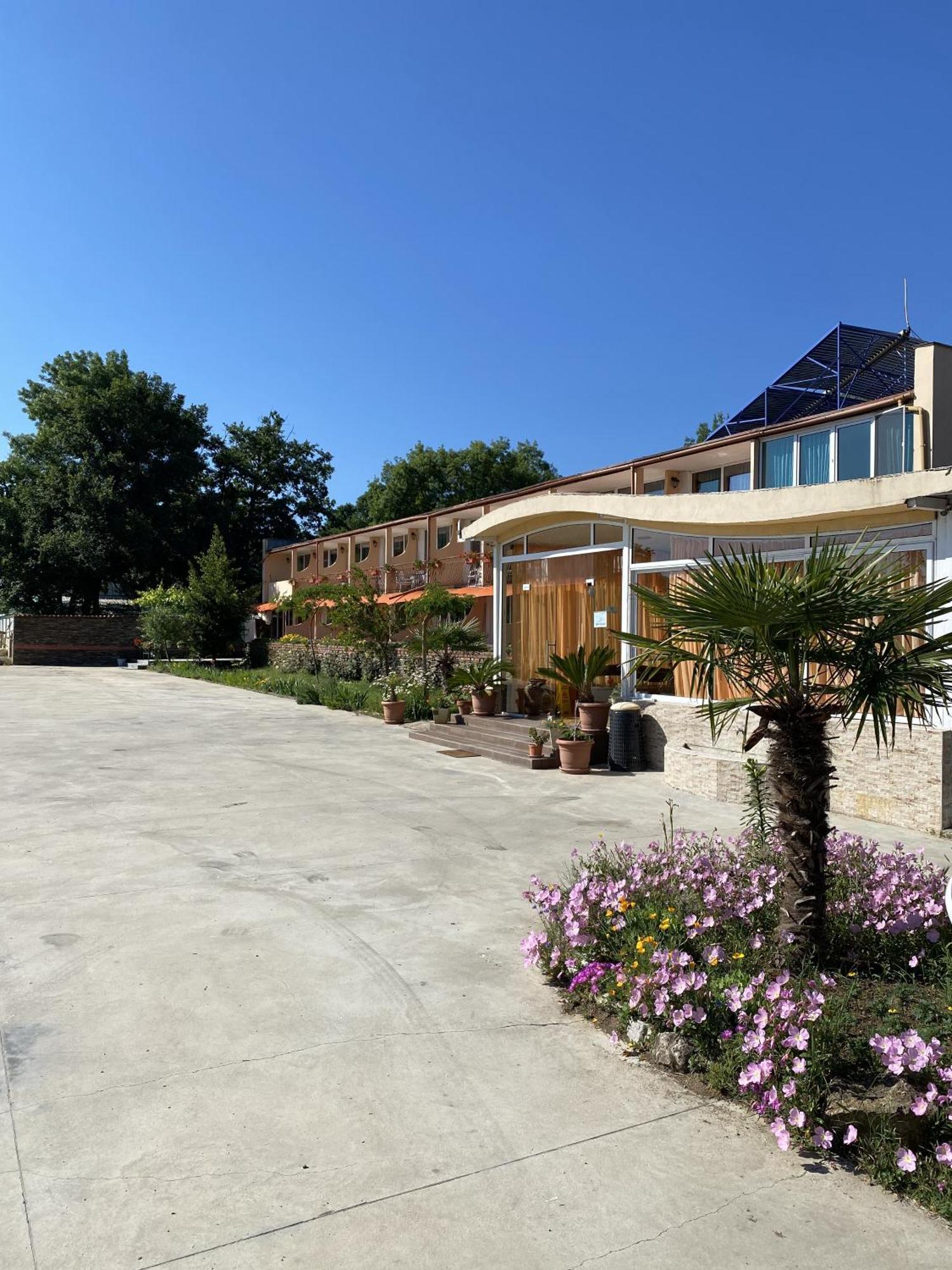 Hotel Surf Primorsko Exterior photo