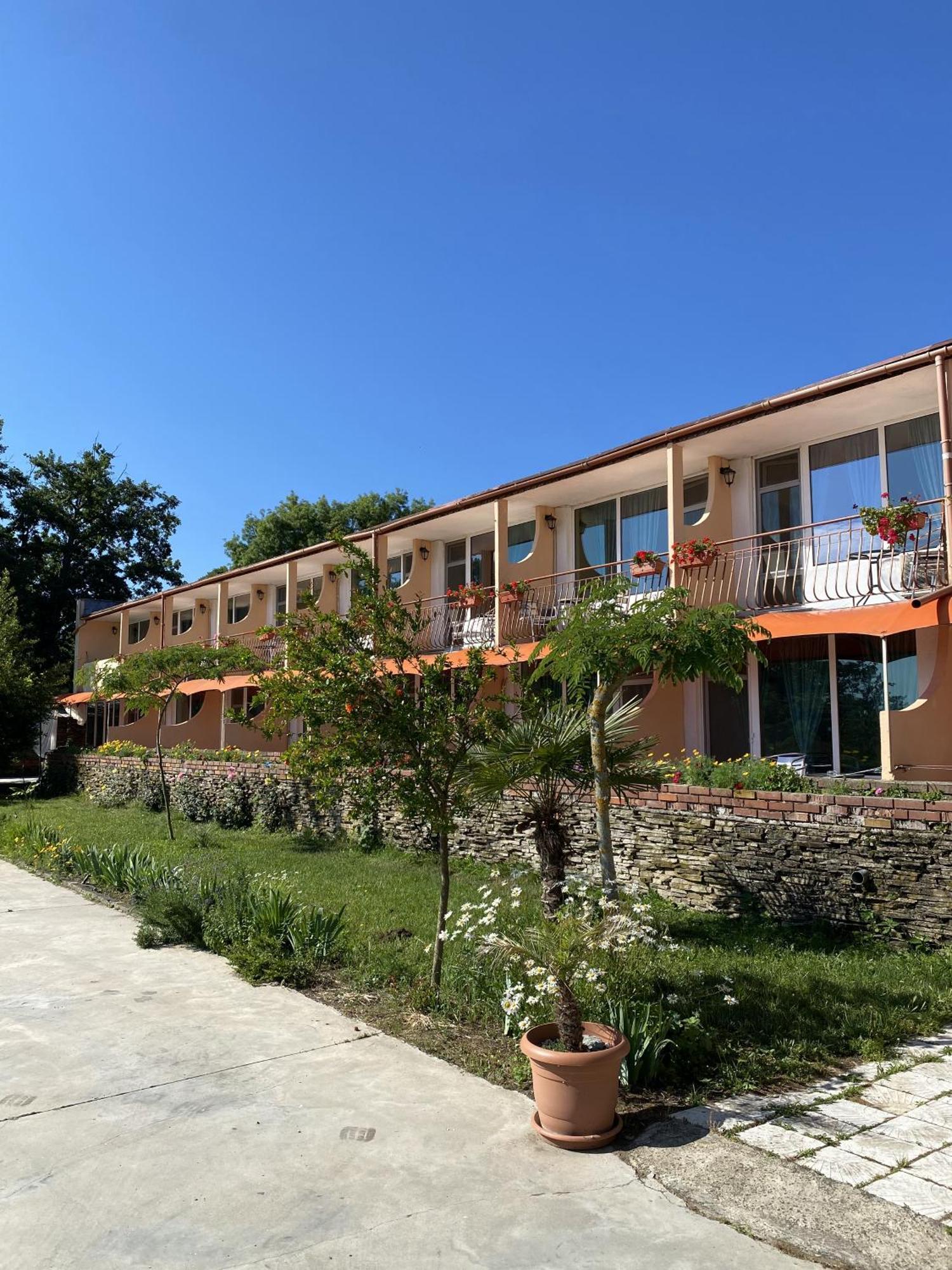 Hotel Surf Primorsko Exterior photo